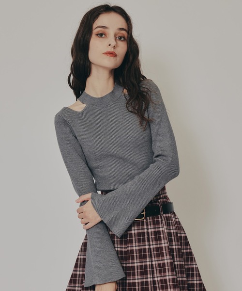 REDYAZEL（レディアゼル）の「カットアウトリブニットトップス（ニット/セーター・レディース・オフホワイト/ブラック/ブルー/チャコールグレー/オレンジ/ブラウン・FREE）」の3枚目の写真