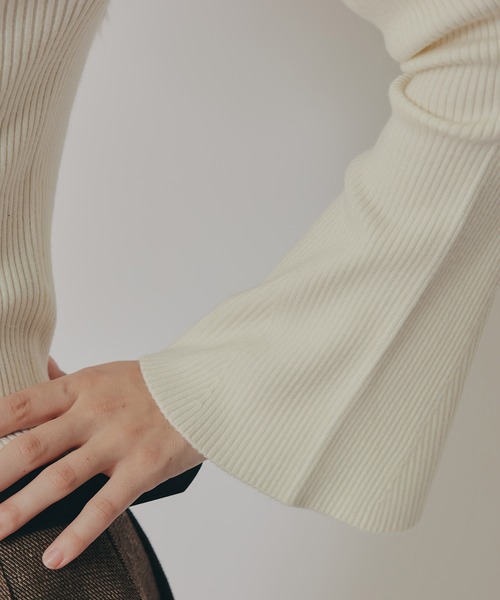 REDYAZEL（レディアゼル）の「カットアウトリブニットトップス（ニット/セーター・レディース・オフホワイト/ブラック/ブルー/チャコールグレー/オレンジ/ブラウン・FREE）」の12枚目の写真