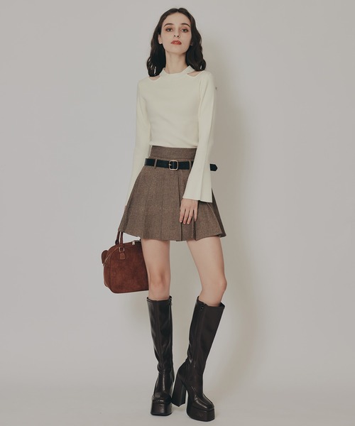 REDYAZEL（レディアゼル）の「カットアウトリブニットトップス（ニット/セーター・レディース・オフホワイト/ブラック/ブルー/チャコールグレー/オレンジ/ブラウン・FREE）」の14枚目の写真