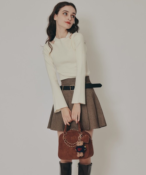 REDYAZEL（レディアゼル）の「カットアウトリブニットトップス（ニット/セーター・レディース・オフホワイト/ブラック/ブルー/チャコールグレー/オレンジ/ブラウン・FREE）」の16枚目の写真