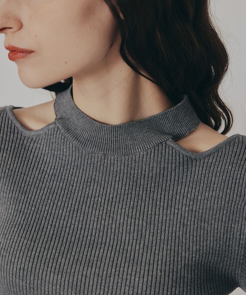 REDYAZEL（レディアゼル）の「カットアウトリブニットトップス（ニット/セーター・レディース・オフホワイト/ブラック/ブルー/チャコールグレー/オレンジ/ブラウン・FREE）」の17枚目の写真