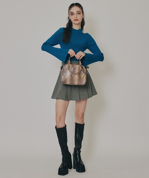 REDYAZEL（レディアゼル）の「カットアウトリブニットトップス（ニット/セーター・レディース・オフホワイト/ブラック/ブルー/チャコールグレー/オレンジ/ブラウン・FREE）」の20枚目の写真