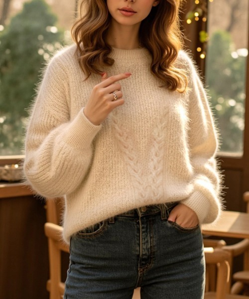 cammie(キャミー)の「モヘアケーブルニットトップス(ニット/セーター・レディース・ブルー/アイボリー/グレイッシュベージュ・F)」の4枚目の写真