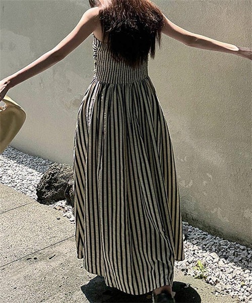 FREE STYLISTS(フリー スタイリスト)の「バックシャーリング ストライプ柄キャミワンピース(ワンピース・レディース・ブラック/ピンク/ブルー・S/M/L)」の14枚目の写真