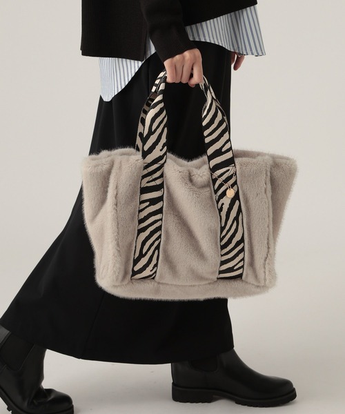 Elura（エルーラ）の「ミンクライクファートートＭ/607563（トートバッグ・レディース・ブラウン/グレー・FREE）」の4枚目の写真