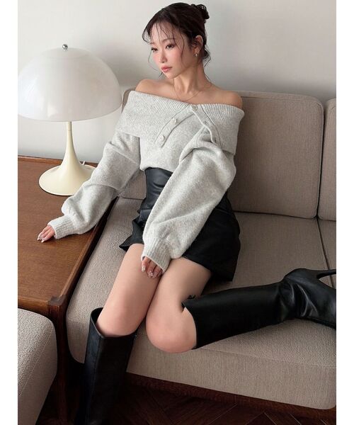 RESEXXY(リゼクシー)の「ビックカラーチョーカーニットトップス(ニット/セーター・レディース・ホワイト/グレー/レッド・FREE)」の2枚目の写真