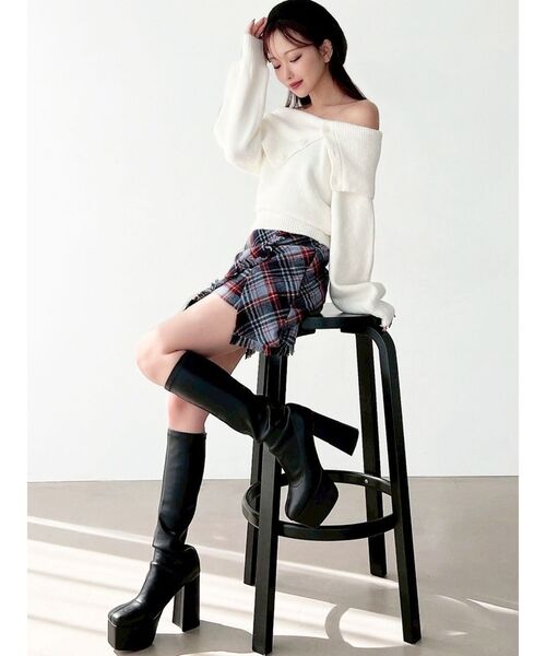 RESEXXY(リゼクシー)の「ビックカラーチョーカーニットトップス(ニット/セーター・レディース・ホワイト/グレー/レッド・FREE)」の7枚目の写真