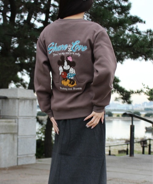 セール】【DISNEY/ディズニー】ミッキーマウス裏起毛サガラ刺繍クルー