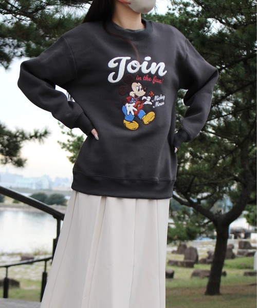 セール】【DISNEY/ディズニー】ミッキーマウス裏起毛サガラ刺繍クルー