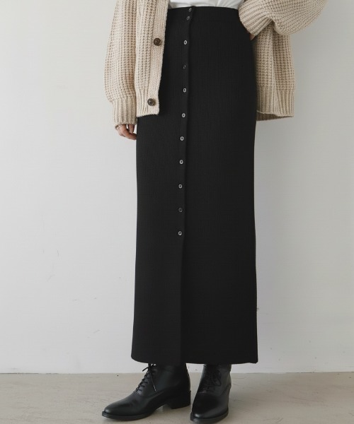 Lateru(ラテル)の「ボタンデザインニットスカート 2WAY着用可能(スカート・レディース・キャメル/アイボリー/ブラック・FREE)」の16枚目の写真