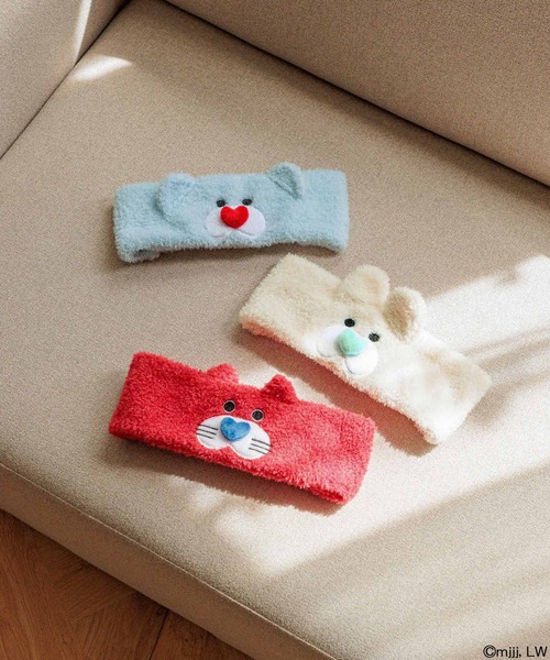 Me%(ミィパーセント)の「【mojojojo】ルームヘアバンド 602494(ヘアバンド・レディース・アイボリー/レッド/ブルー・FREE)」の4枚目の写真