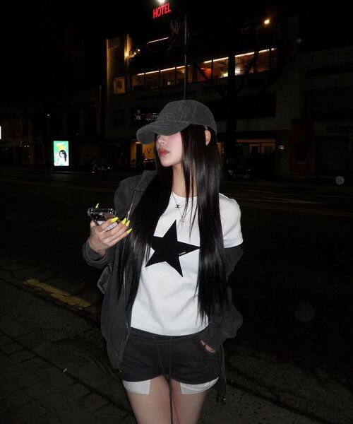 YOUHEE(ユヒ)の「STAR POINT T-SHIRTS WHITE(Tシャツ/カットソー・レディース・その他・FREE)」の21枚目の写真