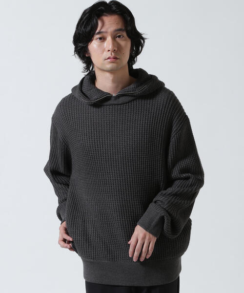 Toironier(トワロニエ)の「Toironier/トワロニエ/Zip Waffle Knit Hoodie(ニット/セーター・メンズ・チャコールグレー/ブラック/ブラウン・2/1)」の2枚目の写真