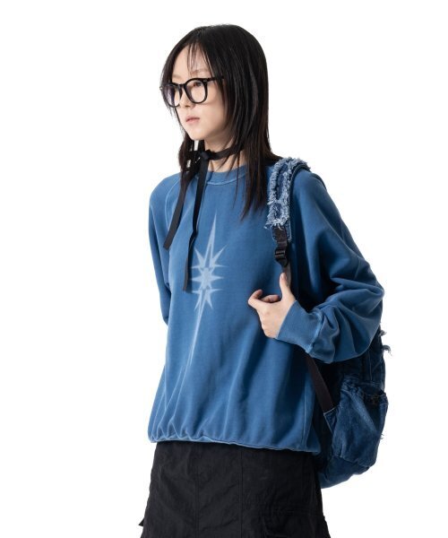 IUGAMAKARAS(イウガマカラス)の「Pigment Dyed Sweatshirt (Blue)(スウェット・レディース・その他・1/3)」の4枚目の写真