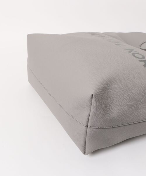 MICHAEL KORS（マイケルコース）の「COOPER SOFT TOTE トートバッグ（トートバッグ・メンズ・グレー系・FREE）」の3枚目の写真