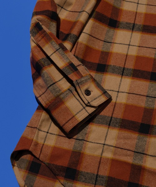 .ENDRECHERI.（エンドリケリー）の「Hopper's LETTER CHECK SHIRT（シャツ/ブラウス・メンズ・ブラウン・M/L）」の5枚目の写真