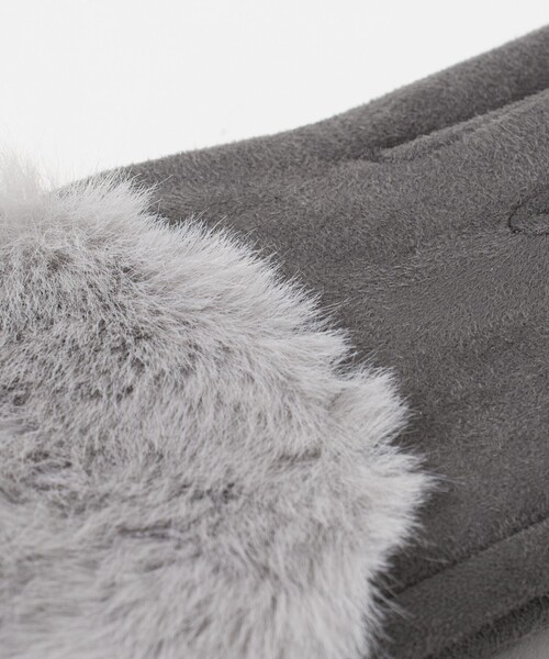 green label relaxing（グリーンレーベルリラクシング）の「起毛シルキー フェイクファー グローブ 手洗い可能（手袋・レディース・ダークグレー/モカ/ライトグレー・FREE）」の8枚目の写真