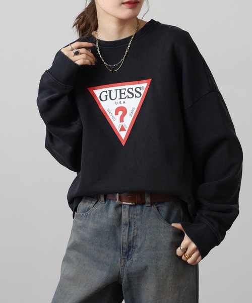 GUESS JEANS(ゲスジーンズ)の「GUESS JEANS アイコニック トライアングル クルーネックスウェット(スウェット・レディース・ブラック/レッド・M/S/L/XS)」の3枚目の写真