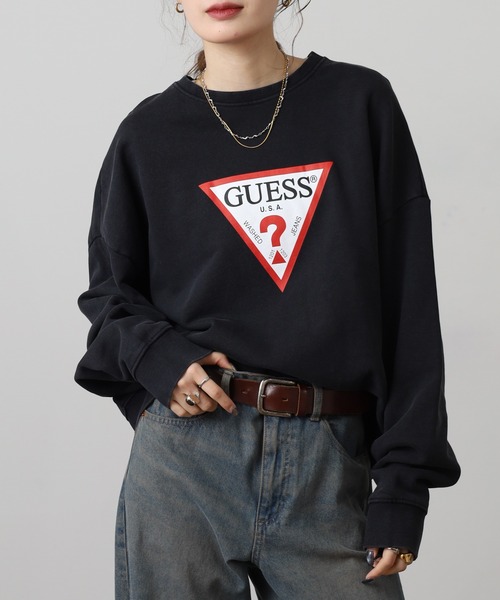 GUESS JEANS(ゲスジーンズ)の「GUESS JEANS アイコニック トライアングル クルーネックスウェット(スウェット・レディース・ブラック/レッド・M/S/L/XS)」の4枚目の写真