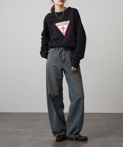 GUESS JEANS(ゲスジーンズ)の「GUESS JEANS アイコニック トライアングル クルーネックスウェット(スウェット・レディース・ブラック/レッド・M/S/L/XS)」の7枚目の写真