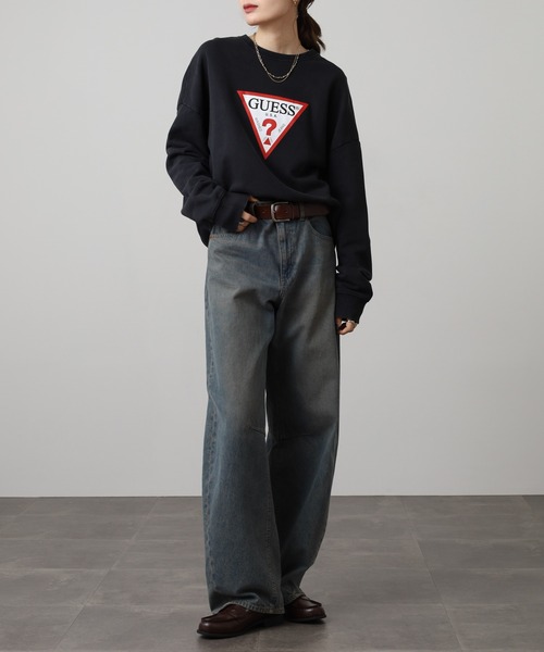 GUESS JEANS(ゲスジーンズ)の「GUESS JEANS アイコニック トライアングル クルーネックスウェット(スウェット・レディース・ブラック/レッド・M/S/L/XS)」の8枚目の写真