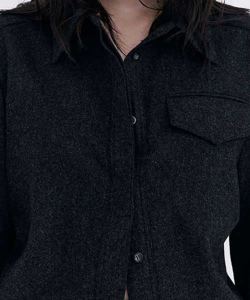 WNDERKAMMER(ブンダーカンマー)の「ウールスリムラインシャツ_チャコール(シャツ/ブラウス・レディース・その他・SMALL/MEDIUM)」の2枚目の写真