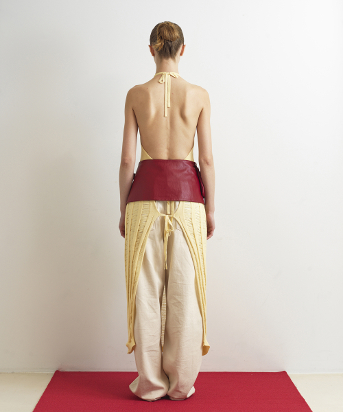 AOPT（アオプト）の「LAYERED HALTER NECK KNIT DRESS - BUTTER（ワンピース・レディース・その他・SMALL/MEDIUM）」の4枚目の写真