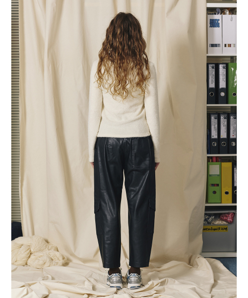 Between A and B（ビトウィーンエイアンドビー）の「シャーリングタートルネックトップ [アイボリー]（Tシャツ/カットソー・レディース・アイボリー・FREE）」の6枚目の写真