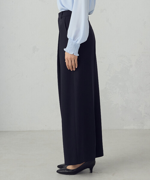 COMME CA ISM(コムサイズム)の「【宮城舞さん着用】【セットアップ対応】ポリエステルツイル タックワイドパンツ(その他パンツ・レディース・グレー/ネイビー・X-SMALL/SMALL/MEDIUM/LARGE/X-LARGE)」の9枚目の写真