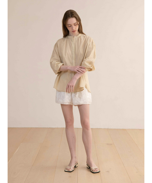 OVEOF（オブオブ）の「Como Punching Blouse_Beige（シャツ/ブラウス・レディース・その他・FREE）」の2枚目の写真