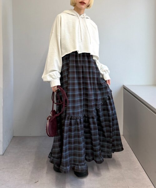 w closet（ダブルクローゼット）の「ラメショートパーカー（パーカー・レディース・アイボリー/グレー・FREE）」の7枚目の写真