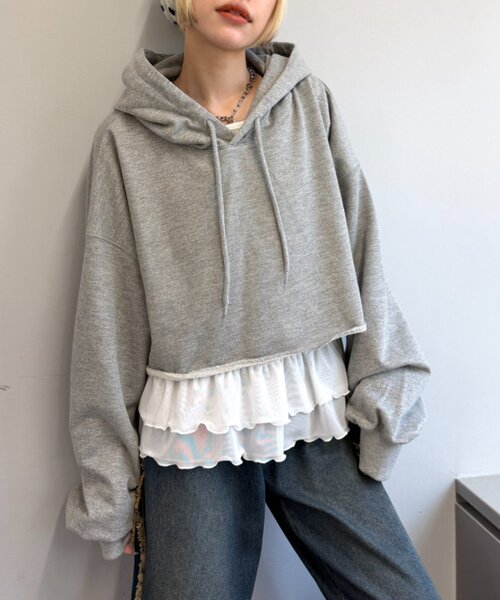 w closet（ダブルクローゼット）の「ラメショートパーカー（パーカー・レディース・アイボリー/グレー・FREE）」の11枚目の写真