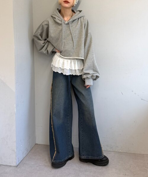 w closet（ダブルクローゼット）の「ラメショートパーカー（パーカー・レディース・アイボリー/グレー・FREE）」の15枚目の写真