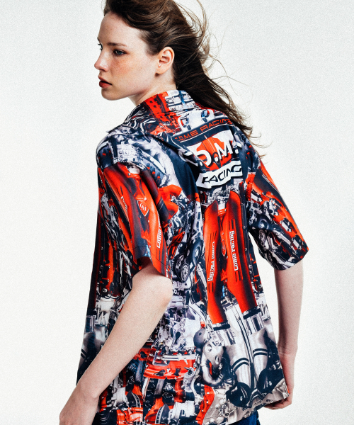 COME（シーオーエムイー）の「[UNISEX] Automobile Parts Camp-Collar Printed Shirt (Red)（シャツ/ブラウス・レディース・その他・1(M)/2(L)）」の3枚目の写真