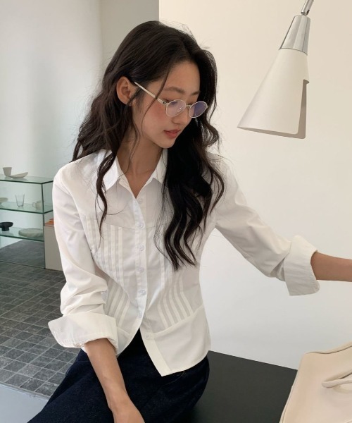 セール】タックデザインホワイトシャツ / 立体ラインブラウス（シャツ
