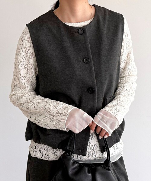 fredy emue(フレディエミュ)の「【セットアップ対応】ポンチノーカラージレ(ベスト・レディース・ブラック/チャコールグレー・38)」の5枚目の写真