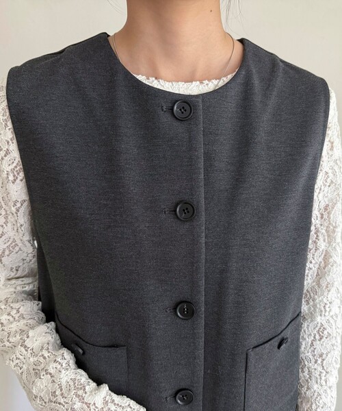 fredy emue(フレディエミュ)の「【セットアップ対応】ポンチノーカラージレ(ベスト・レディース・ブラック/チャコールグレー・38)」の14枚目の写真