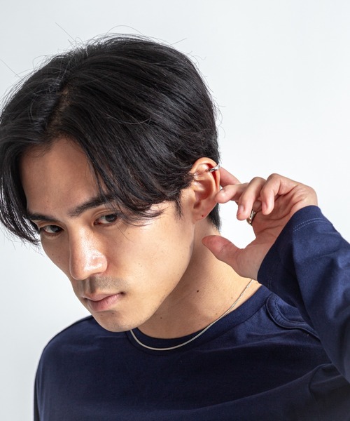 TOM WOOD（トムウッド）の「【TOMWOOD】Ear Cuff Thick　イヤーカフ シルバー　ユニセックス（イヤーカフ・レディース・シルバー・FREE）」の6枚目の写真