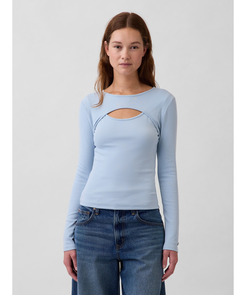 GAP(ギャップ)の「モダン カットアウトTシャツ(Tシャツ/カットソー・レディース・ブラック/オフホワイト/ブルー・XS/S/M/L/XL/XXS)」の3枚目の写真