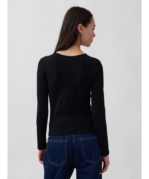 GAP(ギャップ)の「モダン カットアウトTシャツ(Tシャツ/カットソー・レディース・ブラック/オフホワイト/ブルー・XS/S/M/L/XL/XXS)」の9枚目の写真