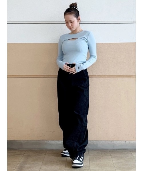 GAP(ギャップ)の「モダン カットアウトTシャツ(Tシャツ/カットソー・レディース・ブラック/オフホワイト/ブルー・XS/S/M/L/XL/XXS)」の22枚目の写真
