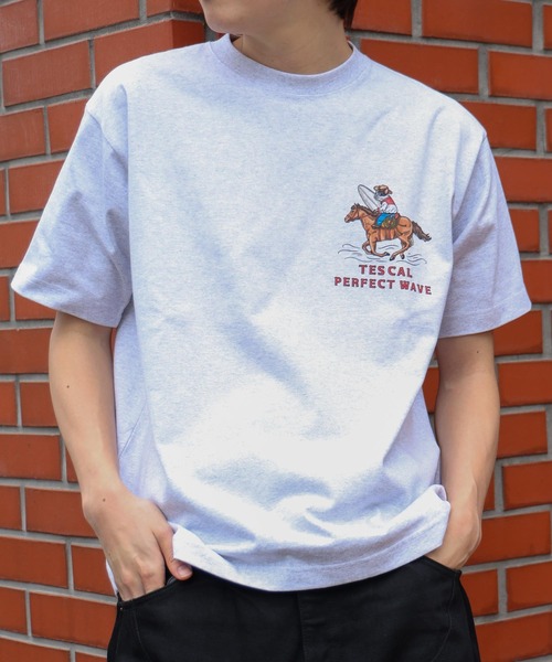 The Endless Summer（エンドレスサマー）の「【WEB / FLAG SHOP限定】 TES 2026 NEW YEAR TEE & BANDANA / Tシャツ&バンダナセット（Tシャツ/カットソー・メンズ・グレー/ホワイト・MEDIUM/XX-LARGE/X-LARGE/SMALL/LARGE）」の17枚目の写真