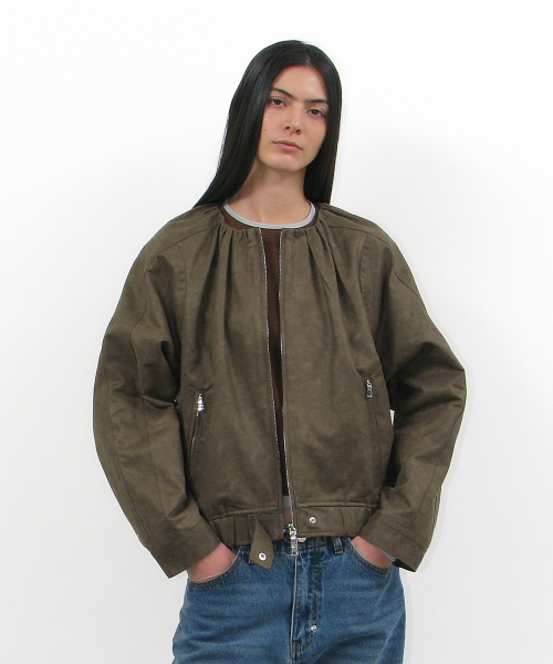 PARTIMENTO WOMEN(パルティメントウィメン)の「ノンカラーシャーリングボンバージャケット_カーキ(その他アウター・レディース・その他・ONE SIZE)」の1枚目の写真