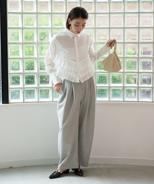 CAPRICIEUX LE'MAGE（カプリシューレマージュ）の「裾フリルシャツ（シャツ/ブラウス・レディース・ブルー/ホワイト/ベージュ・FREE）」の7枚目の写真