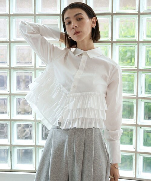CAPRICIEUX LE'MAGE（カプリシューレマージュ）の「裾フリルシャツ（シャツ/ブラウス・レディース・ブルー/ホワイト/ベージュ・FREE）」の6枚目の写真