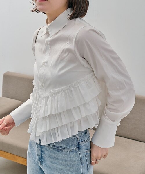 CAPRICIEUX LE'MAGE（カプリシューレマージュ）の「裾フリルシャツ（シャツ/ブラウス・レディース・ブルー/ホワイト/ベージュ・FREE）」の12枚目の写真