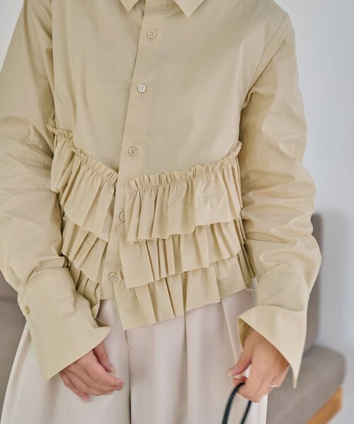 CAPRICIEUX LE'MAGE（カプリシューレマージュ）の「裾フリルシャツ（シャツ/ブラウス・レディース・ブルー/ホワイト/ベージュ・FREE）」の15枚目の写真