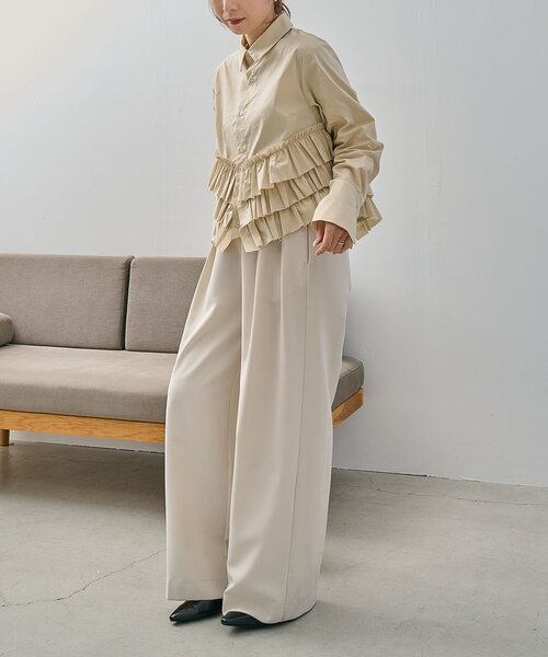 CAPRICIEUX LE'MAGE（カプリシューレマージュ）の「裾フリルシャツ（シャツ/ブラウス・レディース・ブルー/ホワイト/ベージュ・FREE）」の16枚目の写真