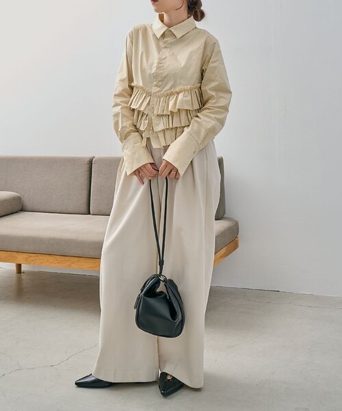 CAPRICIEUX LE'MAGE（カプリシューレマージュ）の「裾フリルシャツ（シャツ/ブラウス・レディース・ブルー/ホワイト/ベージュ・FREE）」の20枚目の写真