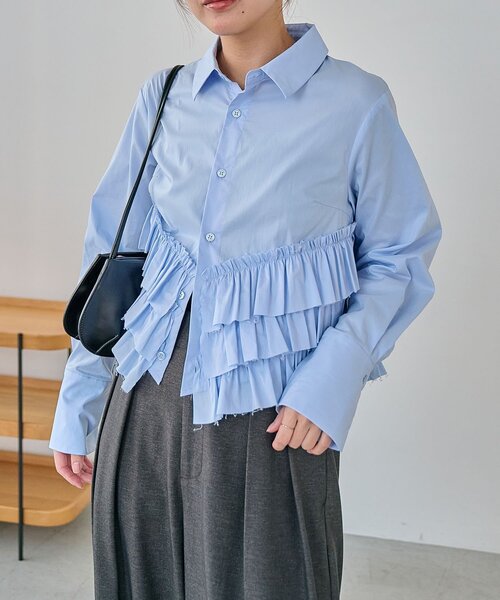 CAPRICIEUX LE'MAGE（カプリシューレマージュ）の「裾フリルシャツ（シャツ/ブラウス・レディース・ブルー/ホワイト/ベージュ・FREE）」の21枚目の写真
